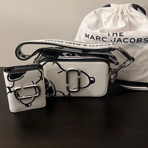 Marc Jacobs x Peanuts Snapshot Crossbody Snoopy